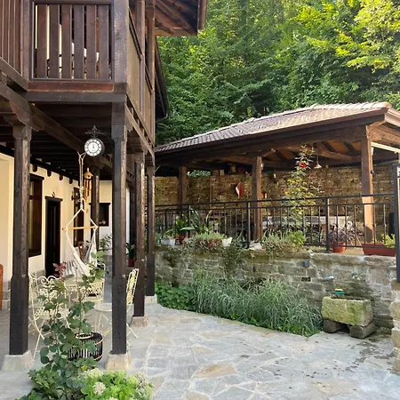 Verta House * Trjavna